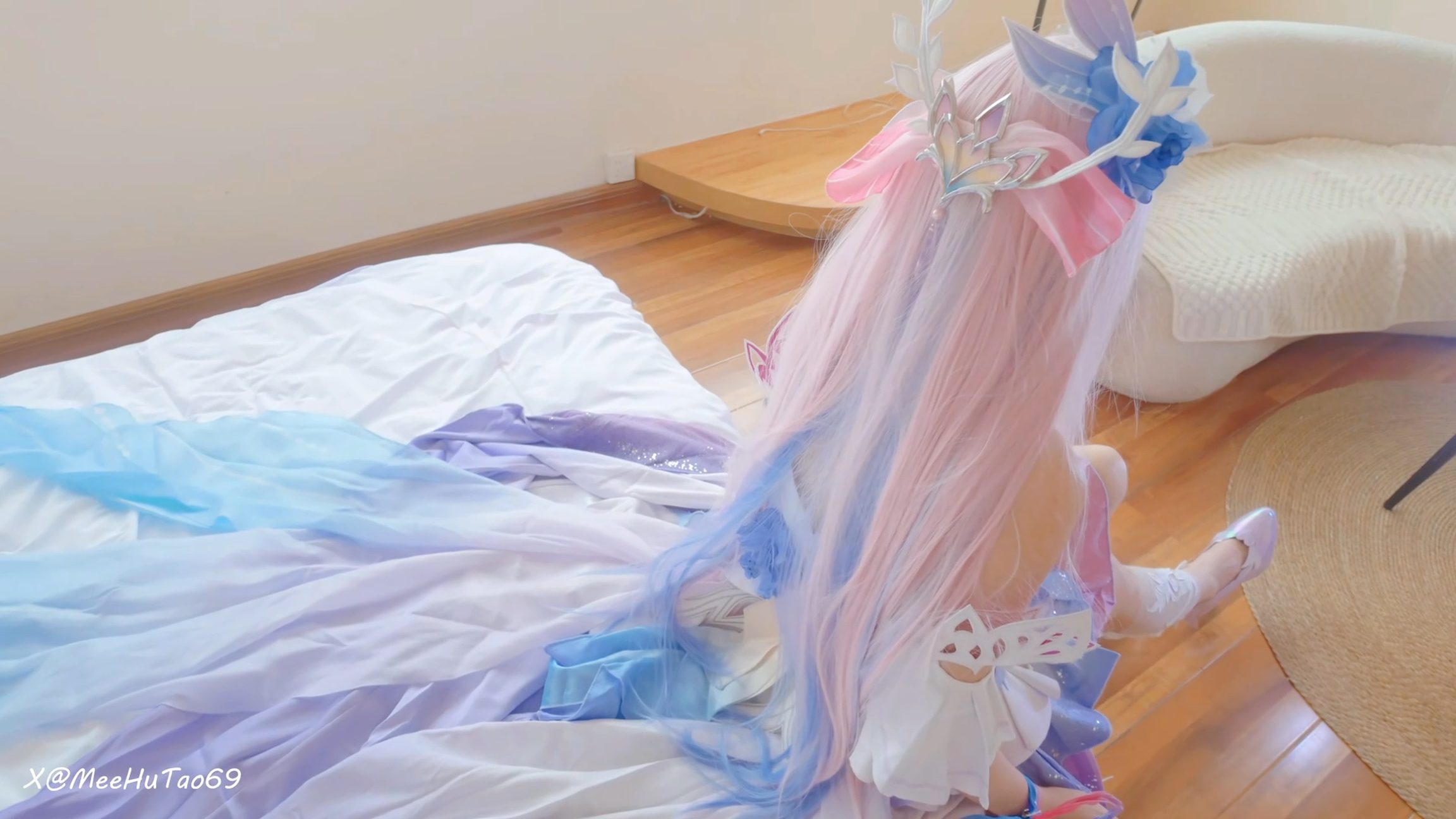 《崩坏：星穹铁道》赛琳COS正片：米胡桃精细服饰呈现