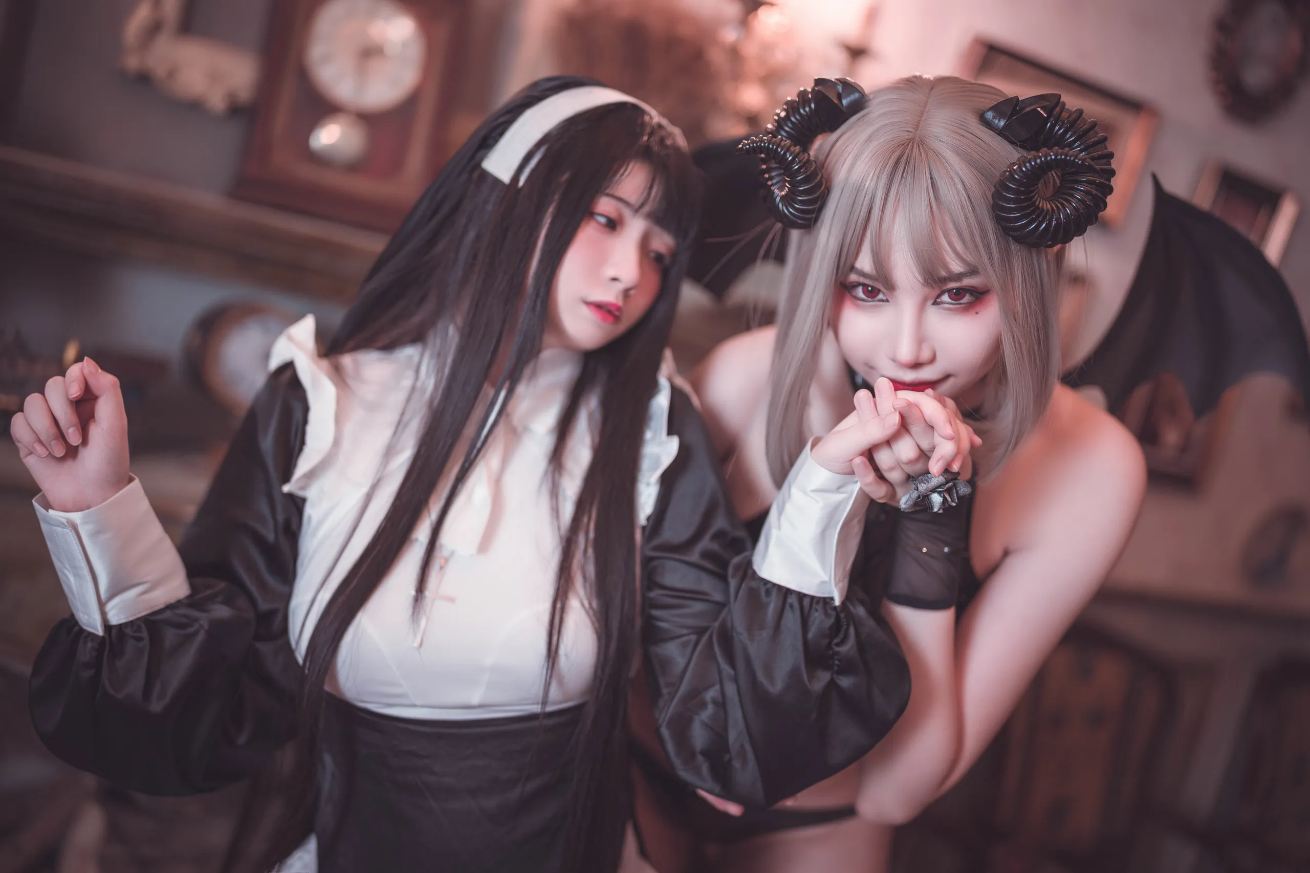 落落Raku：修女与恶魔私房 - 第2张写真大图