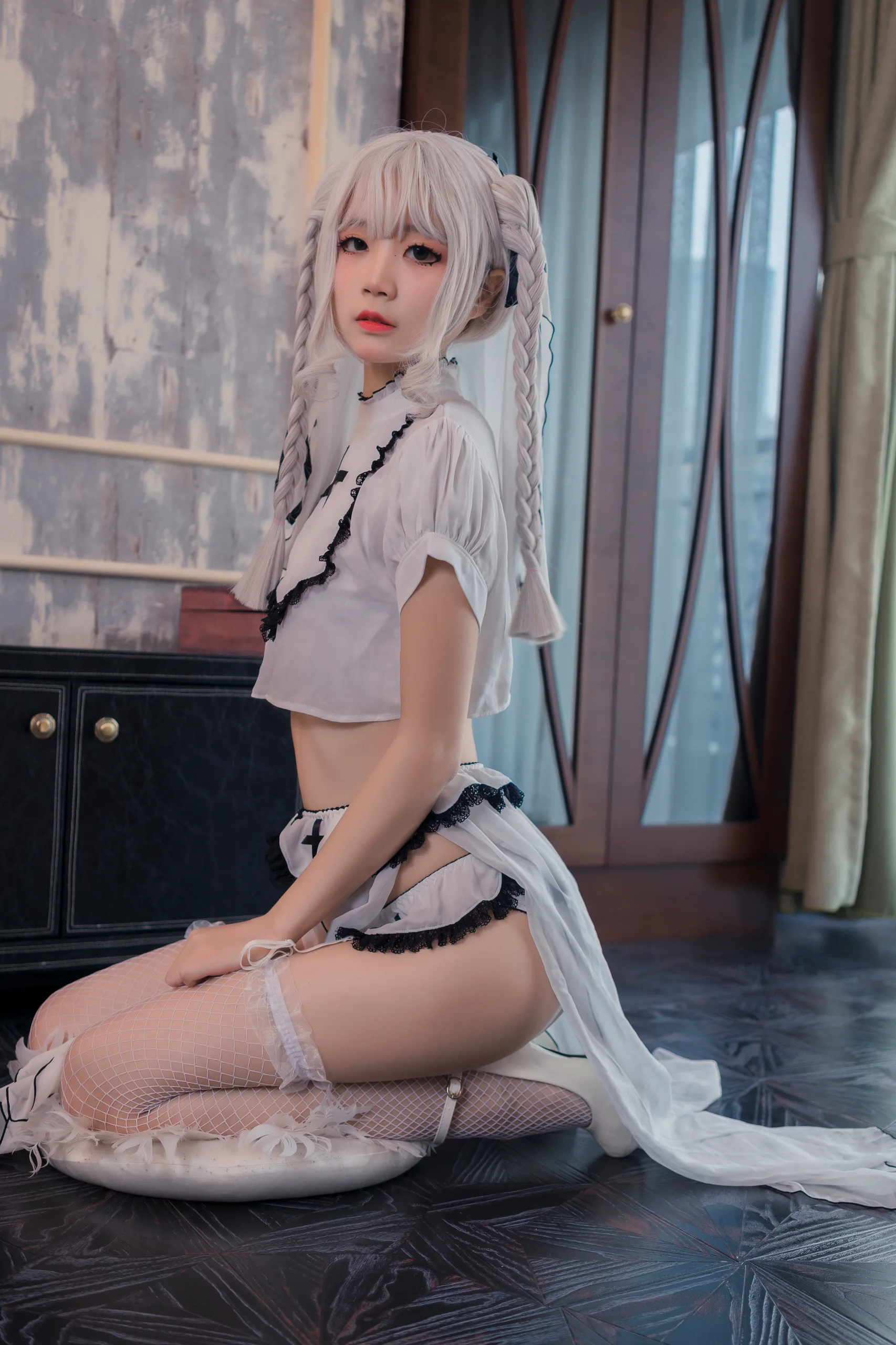 五更百鬼 圣女 吊带白丝 36P - 第33张写真大图