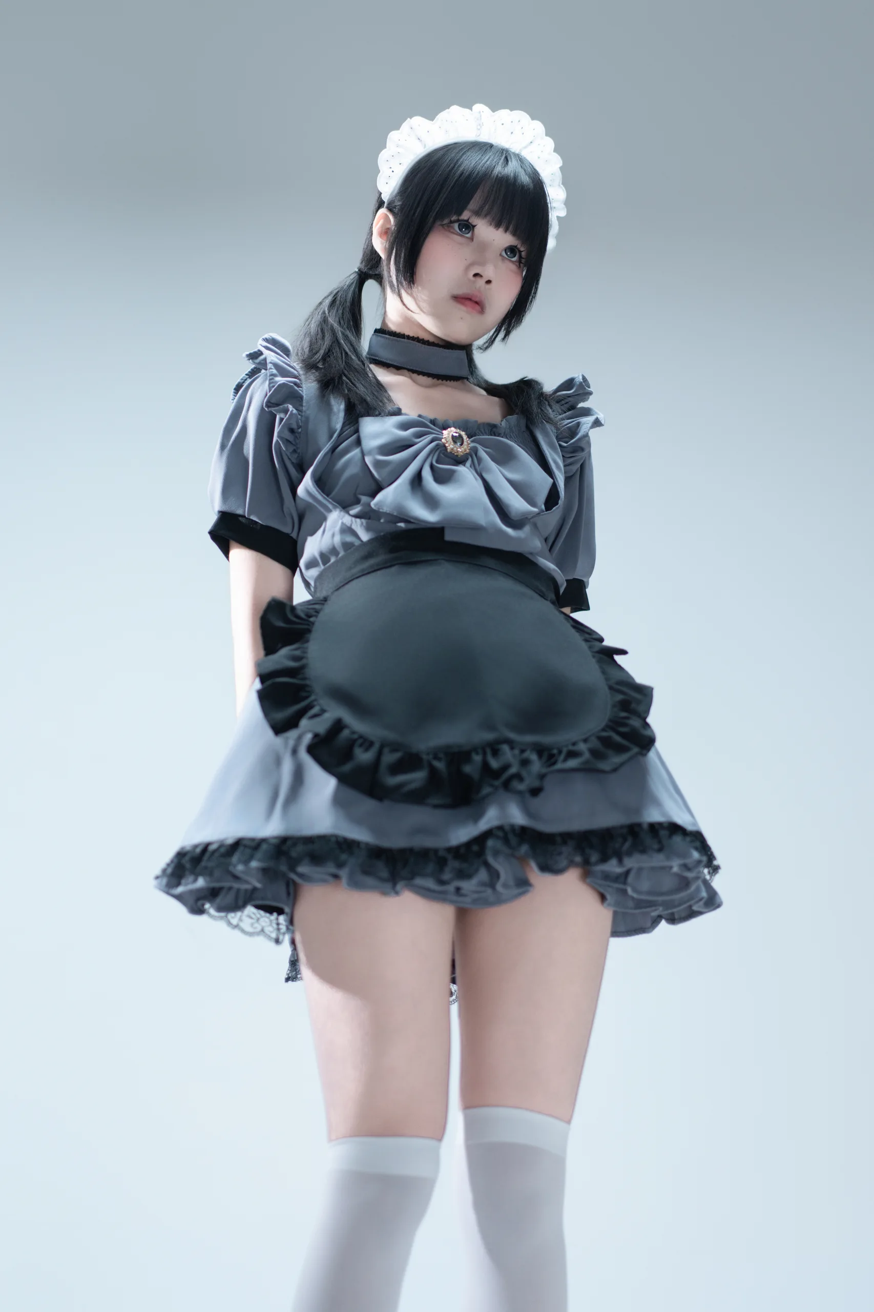 清水凪 手提箱与灰色女仆 - 第11张写真大图