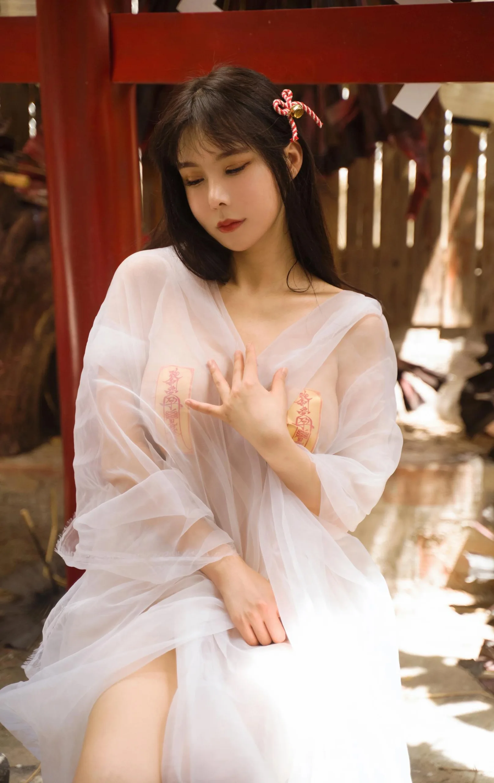 亚马逊鲶鱼 神社符纸巫女 96P - 第70张写真大图