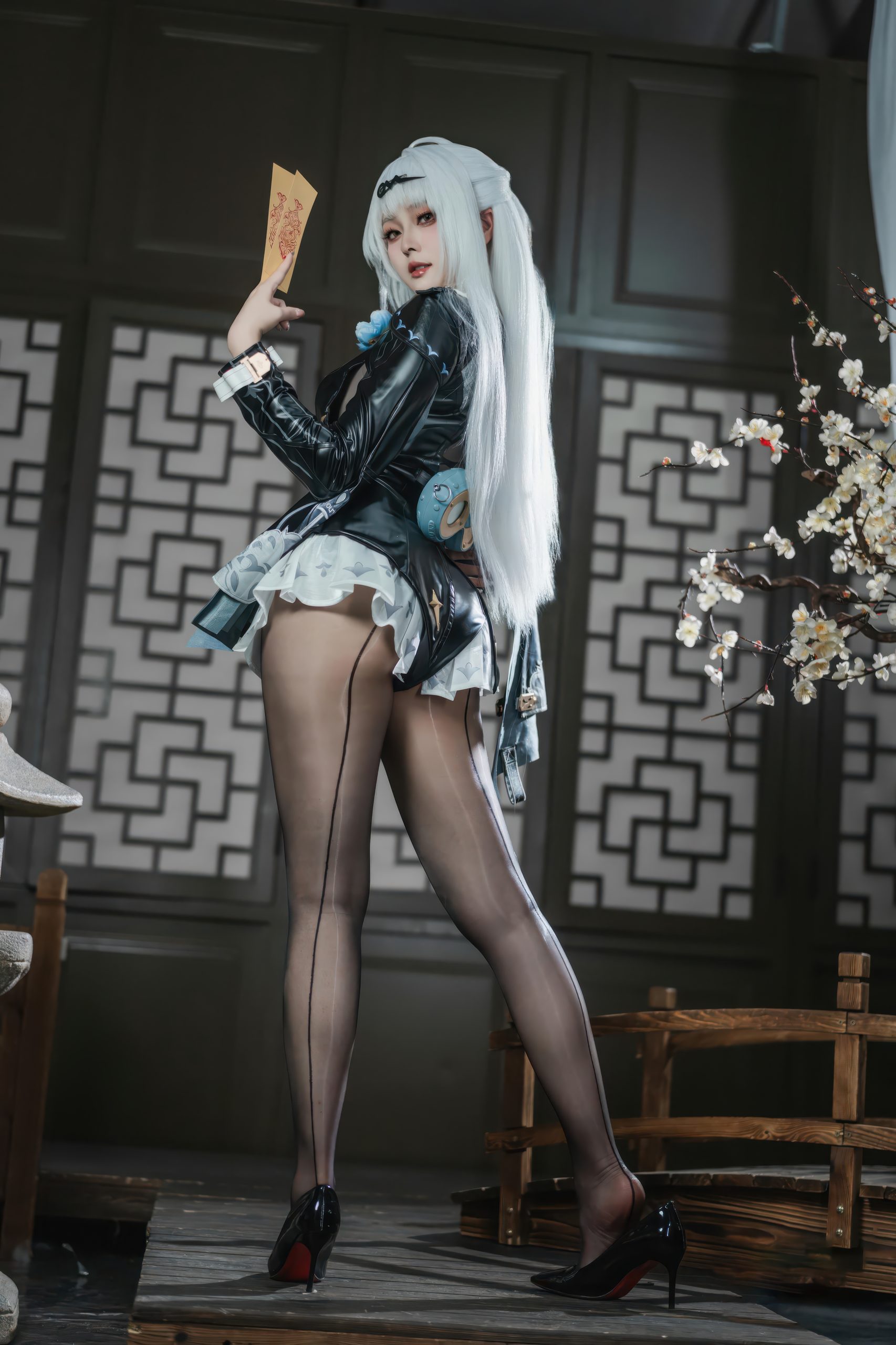《绝区零》弈萱造型实拍：夏夏子冷艳气质展示 - 第7张写真大图