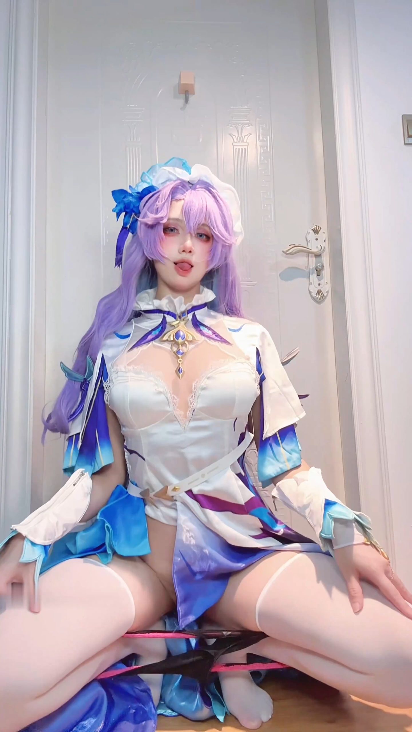 《鸣潮》坎特雷拉COS正片：九曲神态细节专栏 - 第2张写真大图
