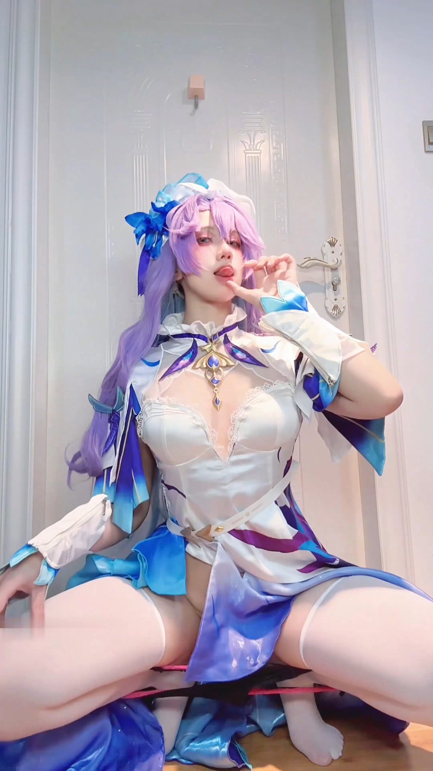 《鸣潮》坎特雷拉COS正片：九曲神态细节专栏 - 第3张写真大图