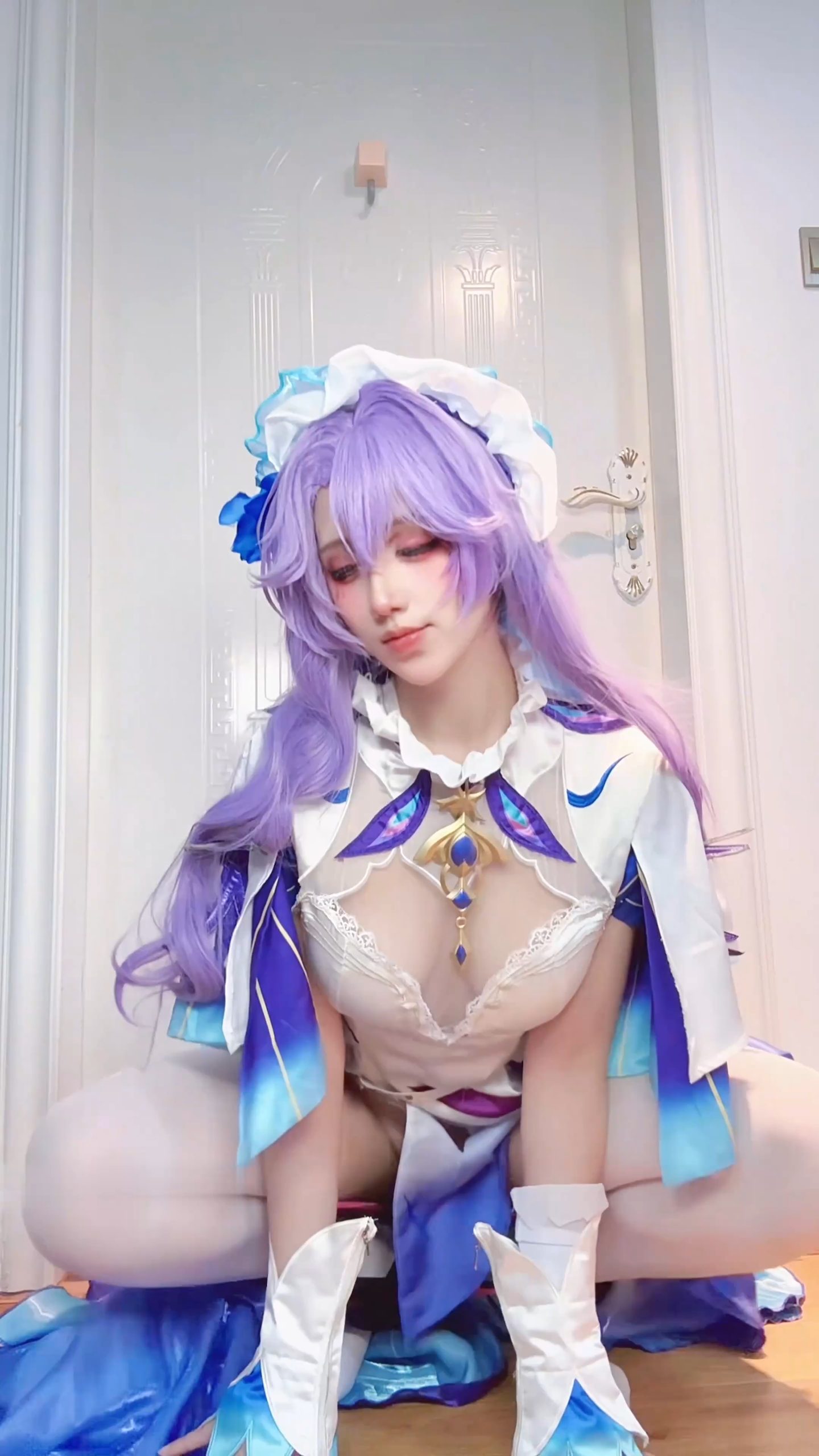 《鸣潮》坎特雷拉COS正片：九曲神态细节专栏 - 第6张写真大图