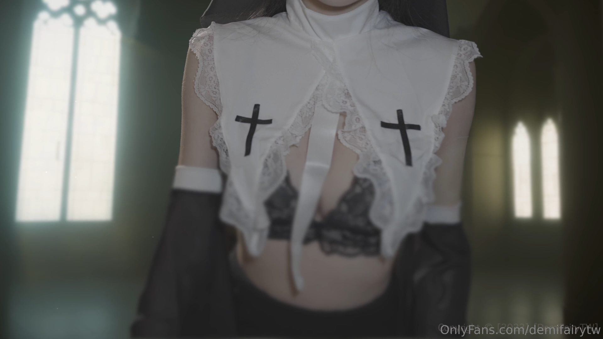 修女光影特辑：半仙微光氛围展示 - 第1张写真大图