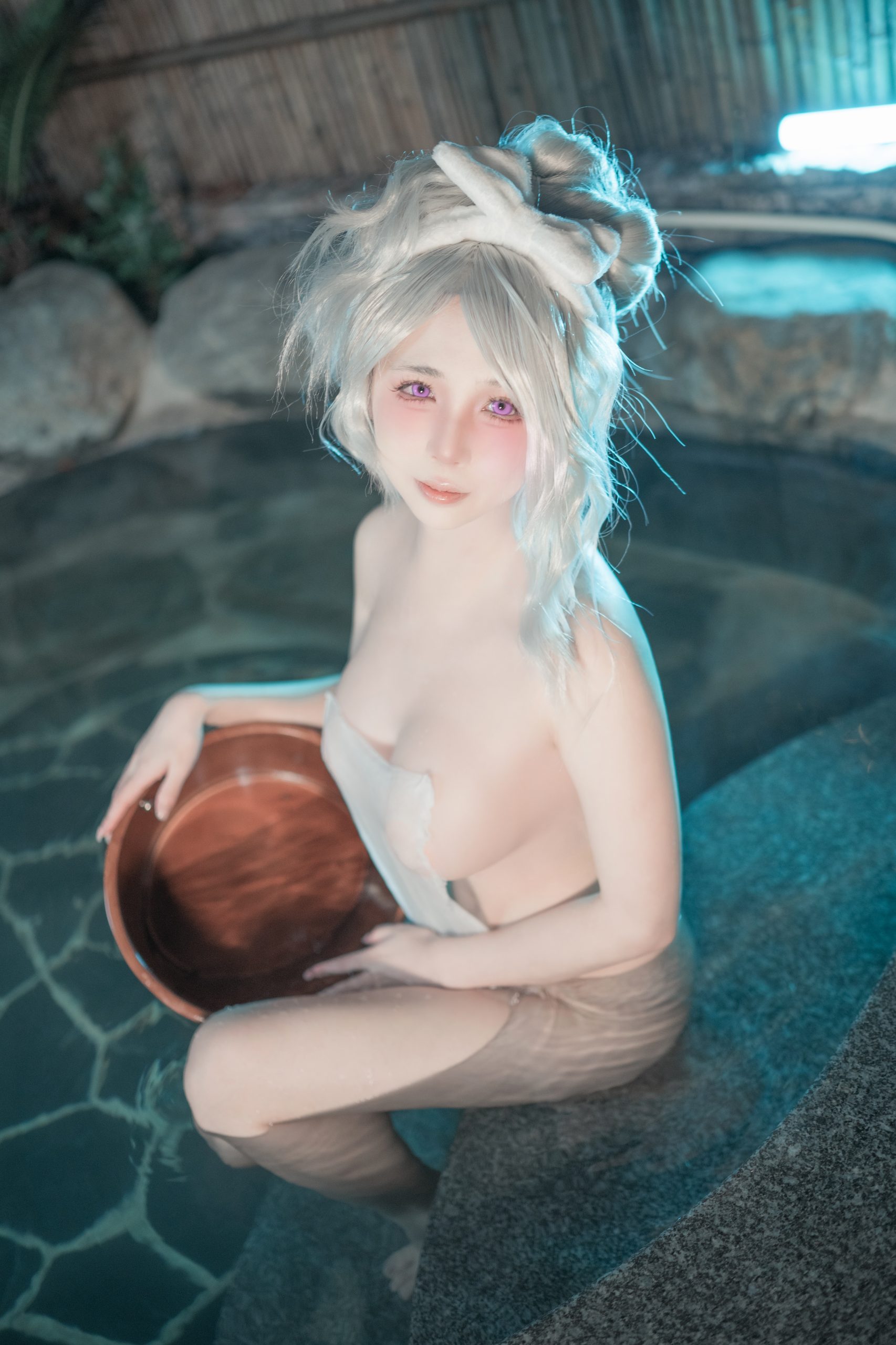 温泉写真版不想起床COS正片：夏鸽鸽神髓还原呈现 - 第8张写真大图